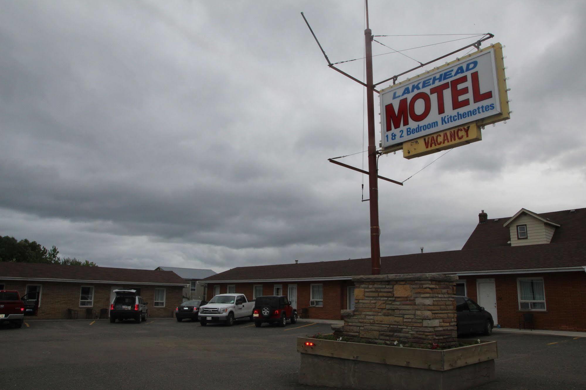 Lakehead Motel Тъндърбей Екстериор снимка